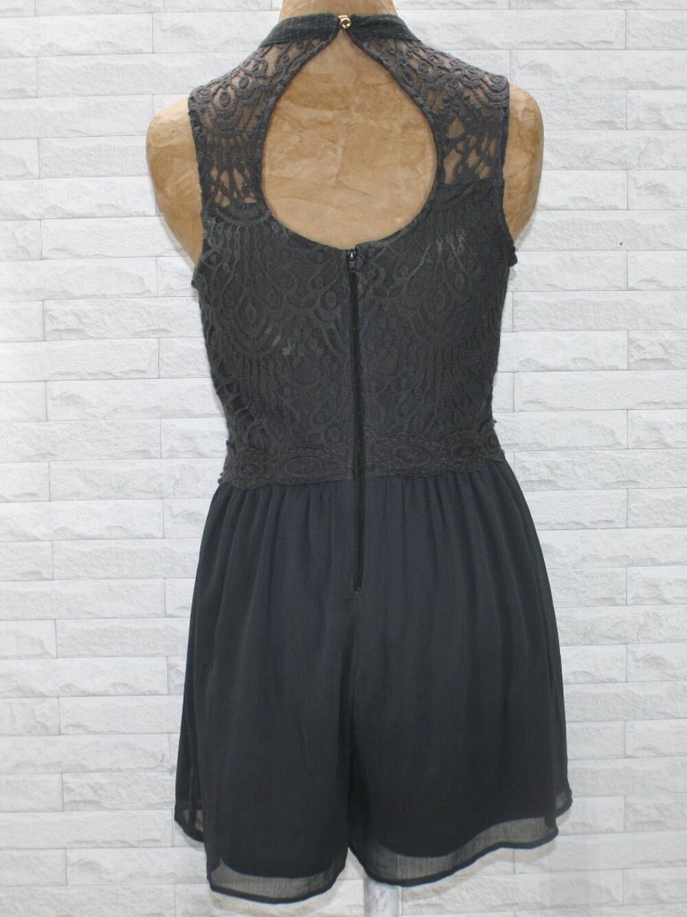 ROMPER Lace Chiffon Shorts Sleeveless Cut Out Sheer Casual Flowy Gray Grey SM - Picture 4 of 14